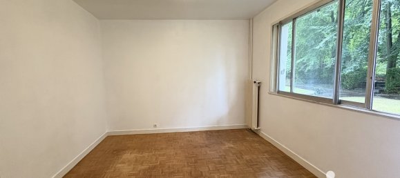 1 bedroom Apartment in Poissy, France No. 348009 8