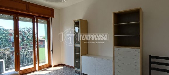 Apartamento de 2 dormitorios en Lodi, Italy No. 378496 3
