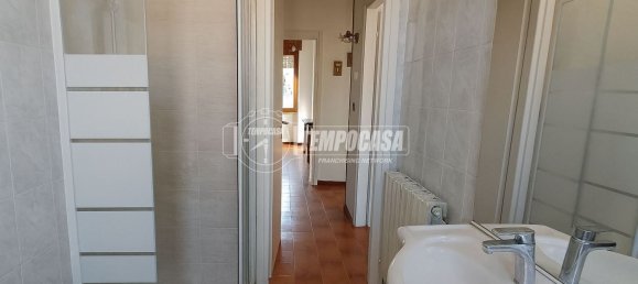 Apartamento de 2 dormitorios en Lodi, Italy No. 378496 11