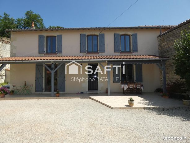 3 bedrooms House in Chalais, France No. 312059