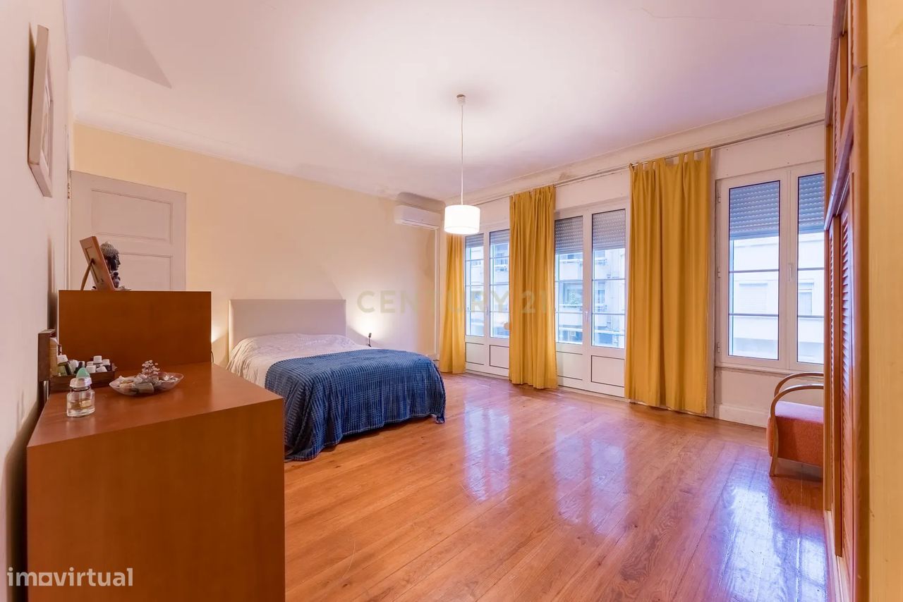 Дом с 4 спальнями в Порту, Португалия № 73344