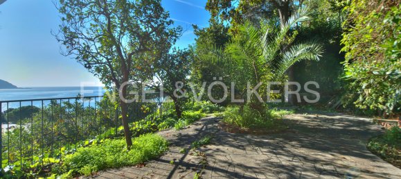 4 bedrooms Villa in Recco, Italy No. 125916 15