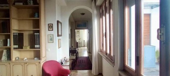 7-salle Appartement à Crema, Italy No. 82685 8