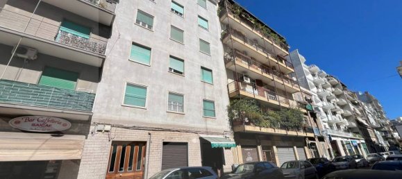 1-salle Propriété commerciale à Bari, Italy No. 329968 10