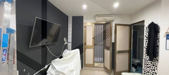 1-salle Propriété commerciale à Bari, Italy No. 329968 4