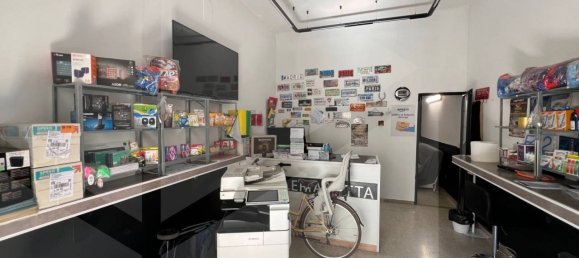 1-salle Propriété commerciale à Bari, Italy No. 329968 7