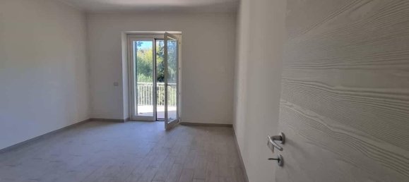 3 rooms Apartment in Zagarolo, Italy No. 178128 10