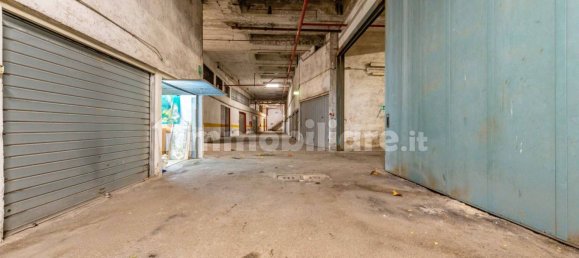  مرآب في Rome, Italy 21متر مربع رقم 282022 2