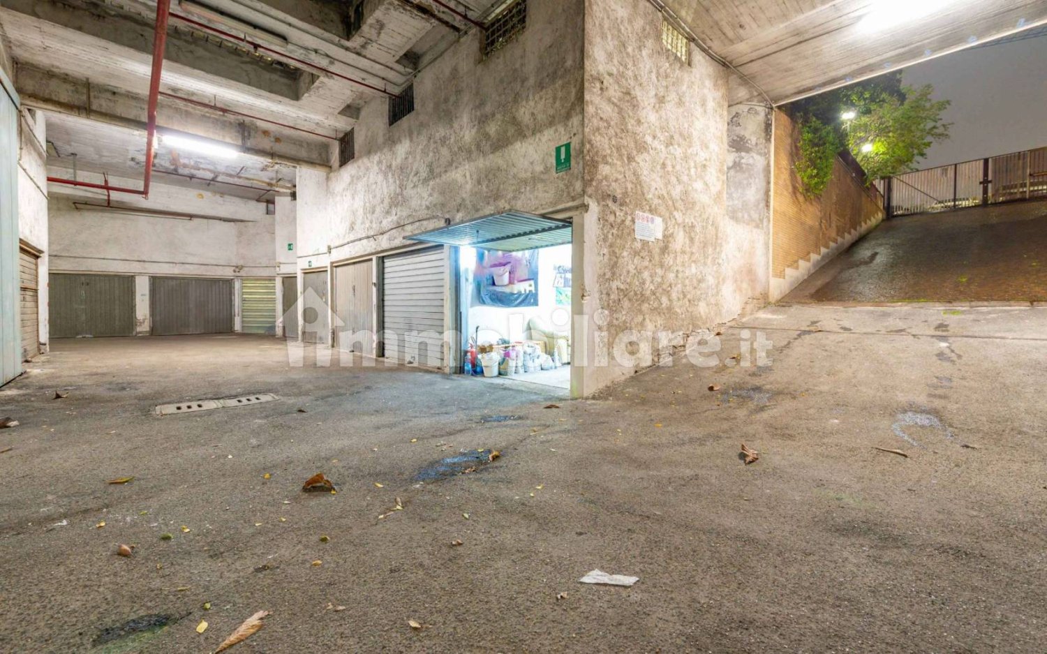  مرآب في Rome, Italy 21متر مربع رقم 282022