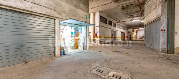  مرآب في Rome, Italy 21متر مربع رقم 282022 6