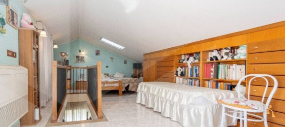 12-Zimmer Haus in Ciampino, Italy, Nr. 31496 3