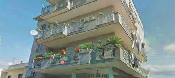 4 rooms Apartment in Casoria, Italy No. 13966 6