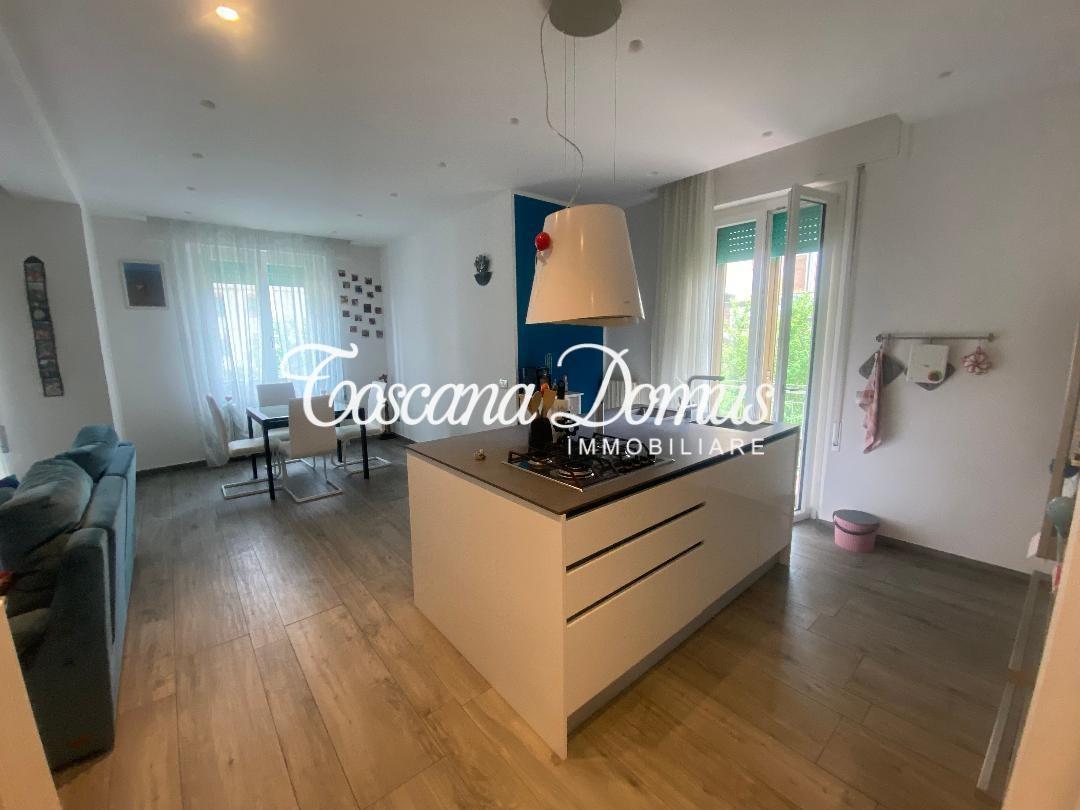 4 rooms Apartment in Siena, Italy No. 17618