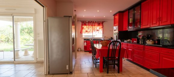 4 bedrooms House in La Riche, France No. 60975 5