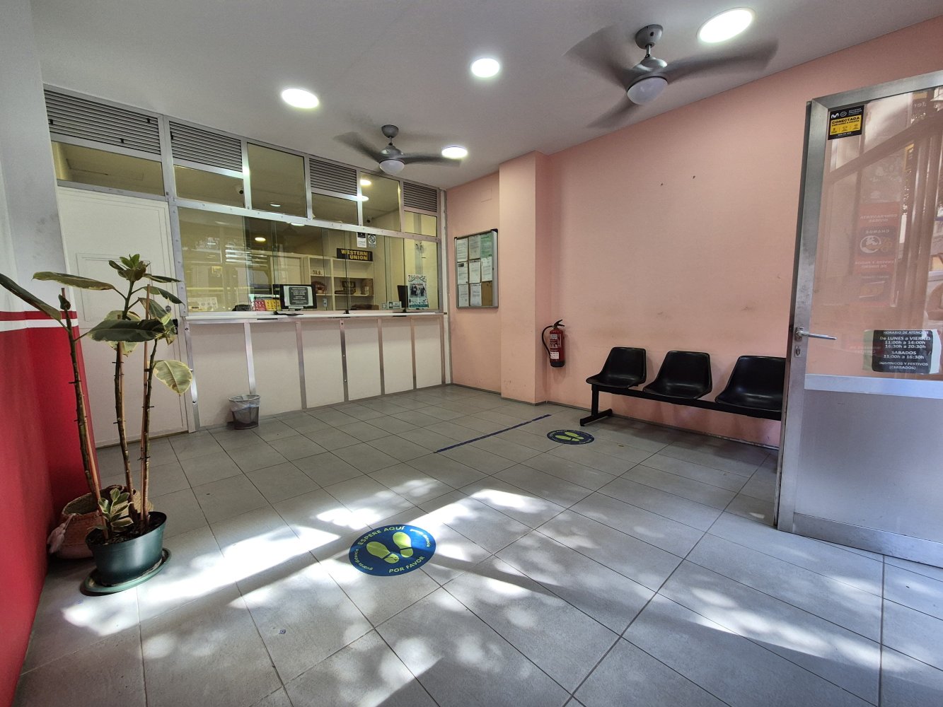  عقار تجاري في Sants-Montjuic, Spain 53متر مربع رقم 171812