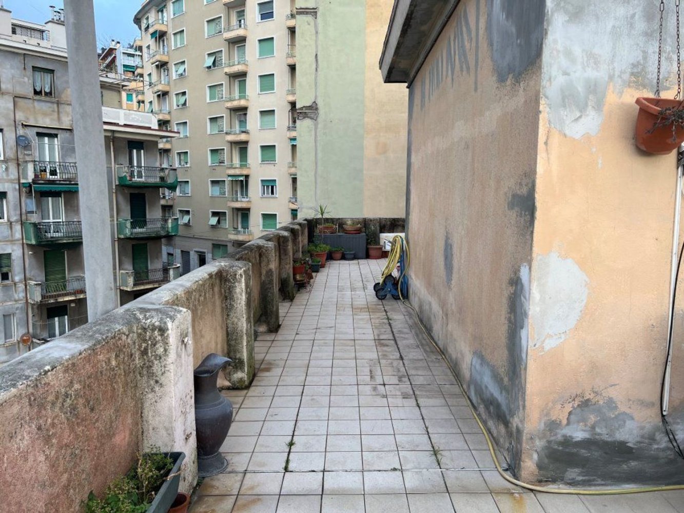 3-salle Penthouse à Genoa, Italy No. 112619