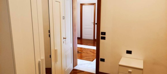 5 Schlafzimmer Villa in Pistoia, Italy, Nr. 351984 2