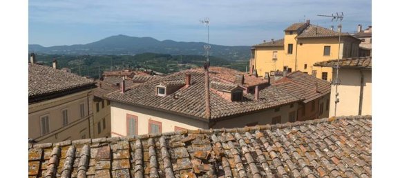 4 rooms House in Chiusi, Italy No. 252485 7