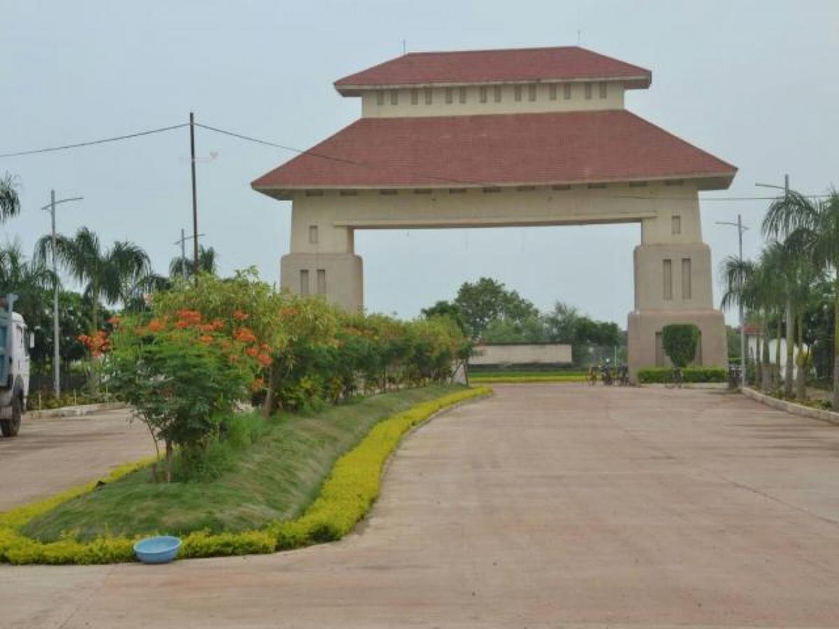  Land in Raipur, India No. 34073