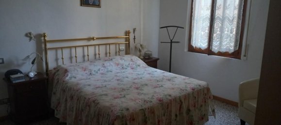 3 rooms Apartment in Poggibonsi, Italy No. 202389 10