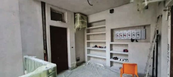 Studio in Milan, Italy No. 245415 3