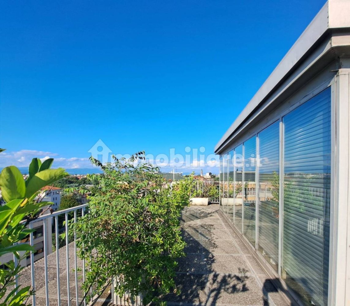 3 chambres Penthouse à Monza, Italy No. 264969