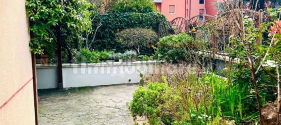 Apartamento de 3 dormitorios en Brescia, Italy No. 188846 47