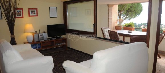 Apartamento de 2 dormitorios en Trevignano Romano, Italy No. 109005 5