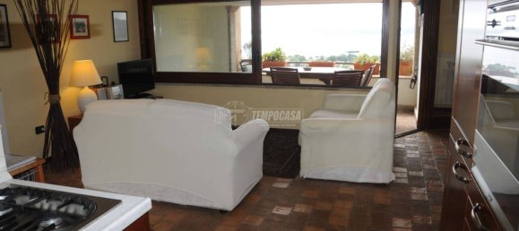 Apartamento de 2 dormitorios en Trevignano Romano, Italy No. 109005 3