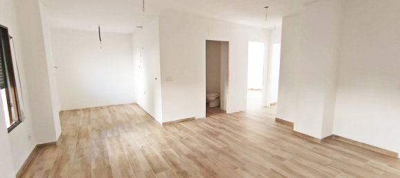 3 bedrooms Apartment in Valencia, Spain No. 151638 3