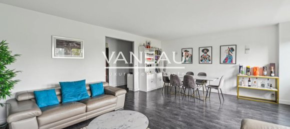 2 bedrooms Apartment in Paris, France No. 170616 5