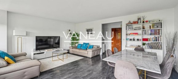 2 bedrooms Apartment in Paris, France No. 170616 4