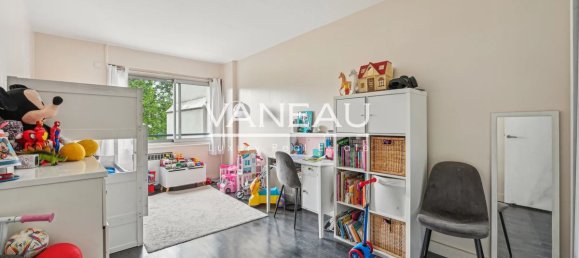 2 bedrooms Apartment in Paris, France No. 170616 10