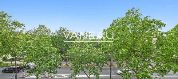 2 bedrooms Apartment in Paris, France No. 170616 7