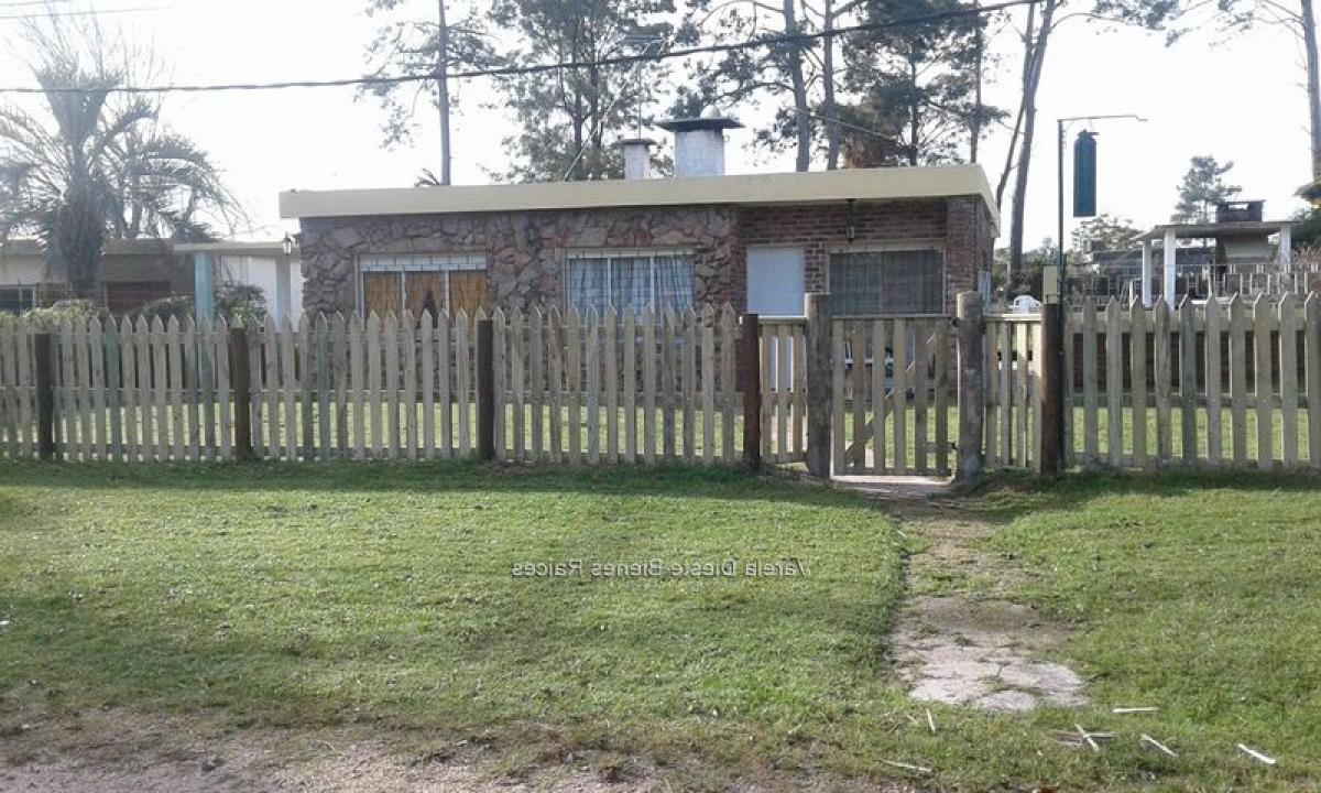 2 bedrooms House in Canelones, Uruguay No. 11173