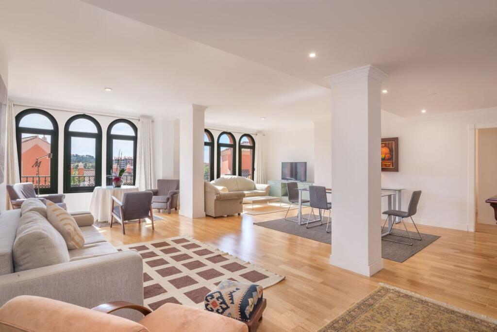 4 غرف نوم شقة في Marbella, Spain رقم 183305