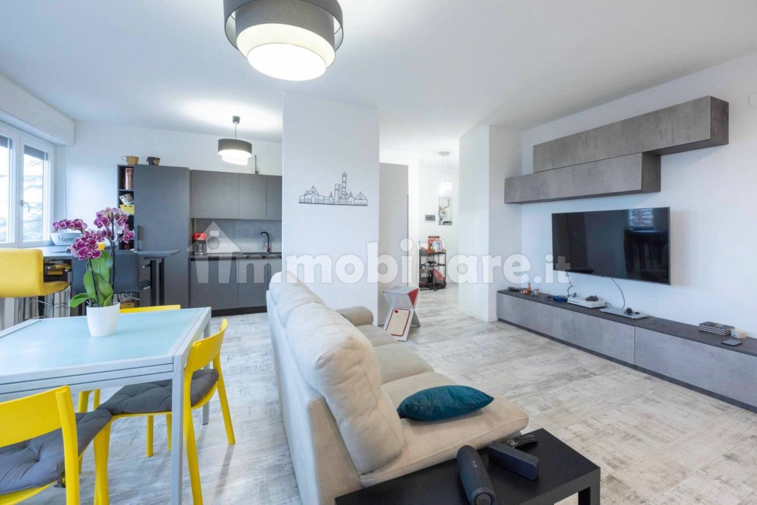 Квартира с 3 спальнями в Болонья, Италия № 101109