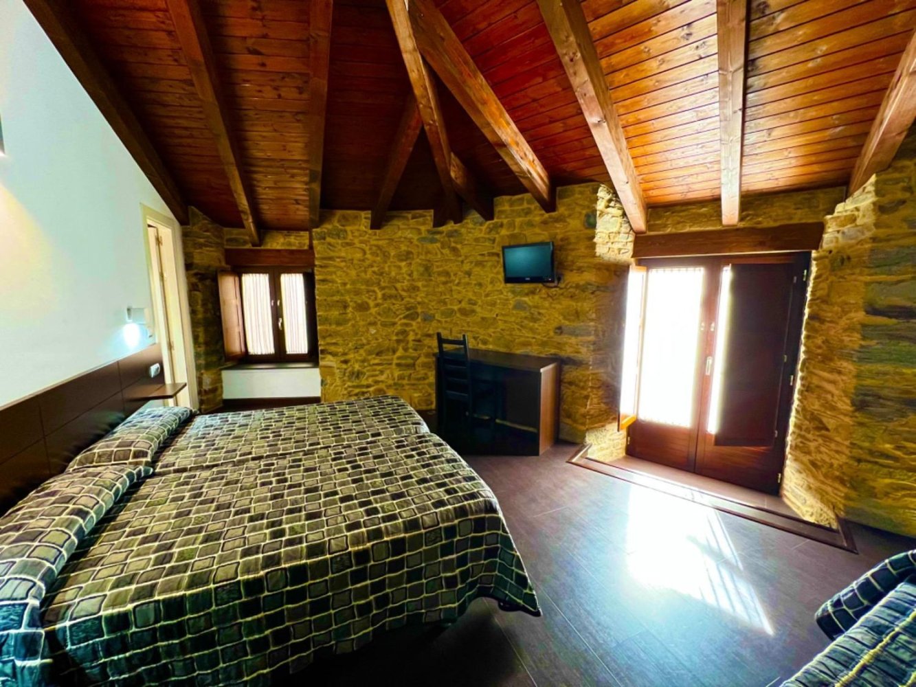 Edificio en Villafranca del Bierzo, Spain 226 m² No. 71965