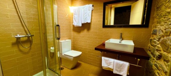 Gebäude in Villafranca del Bierzo, Spain 226m², Nr. 71965 2