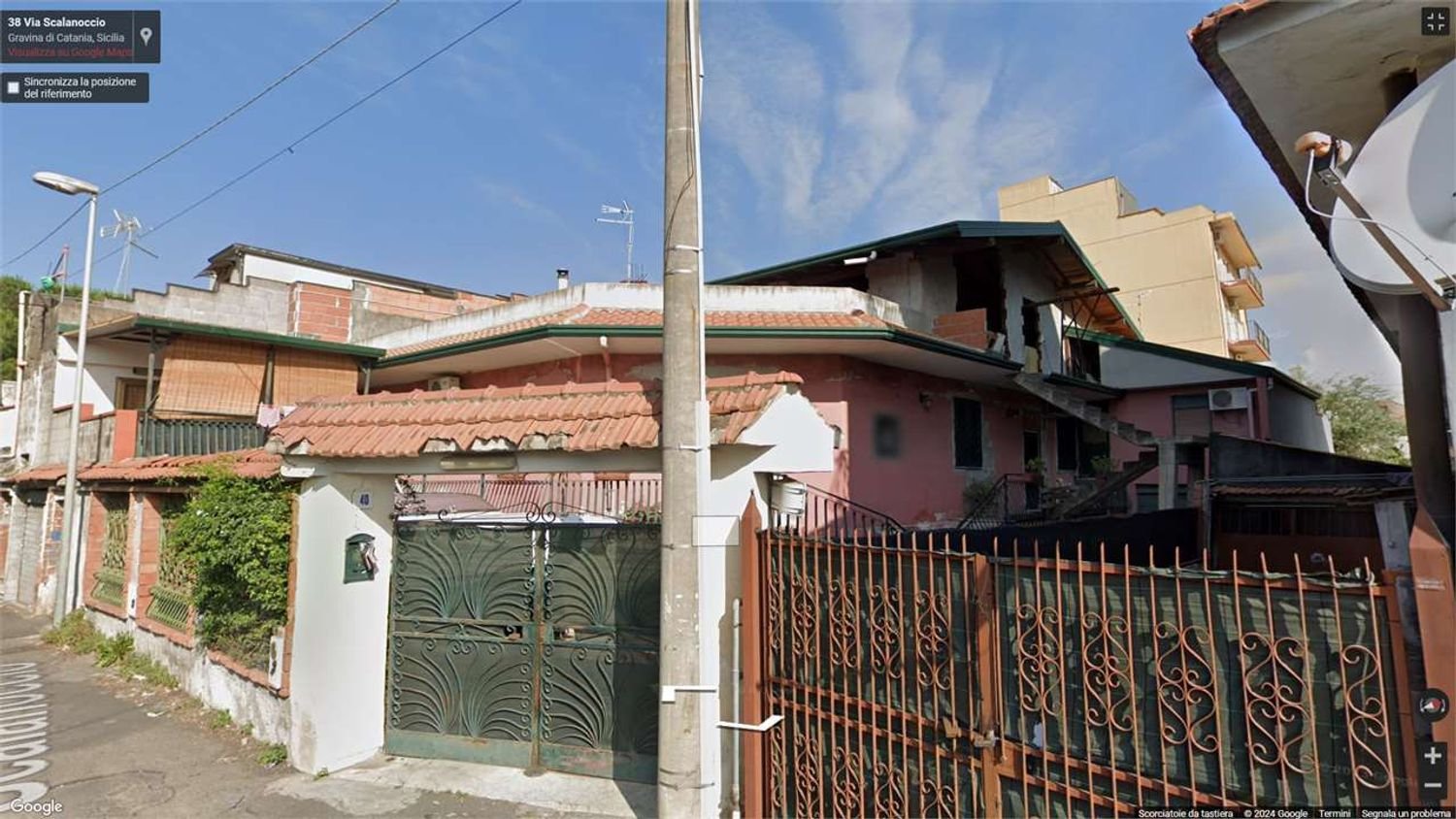 12 rooms House in Gravina di Catania, Italy No. 46887