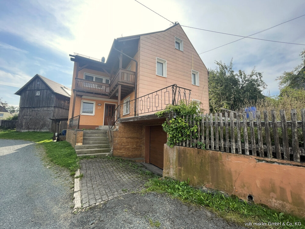 Casa de 9 habitaciónes en Hof, Germany No. 183599