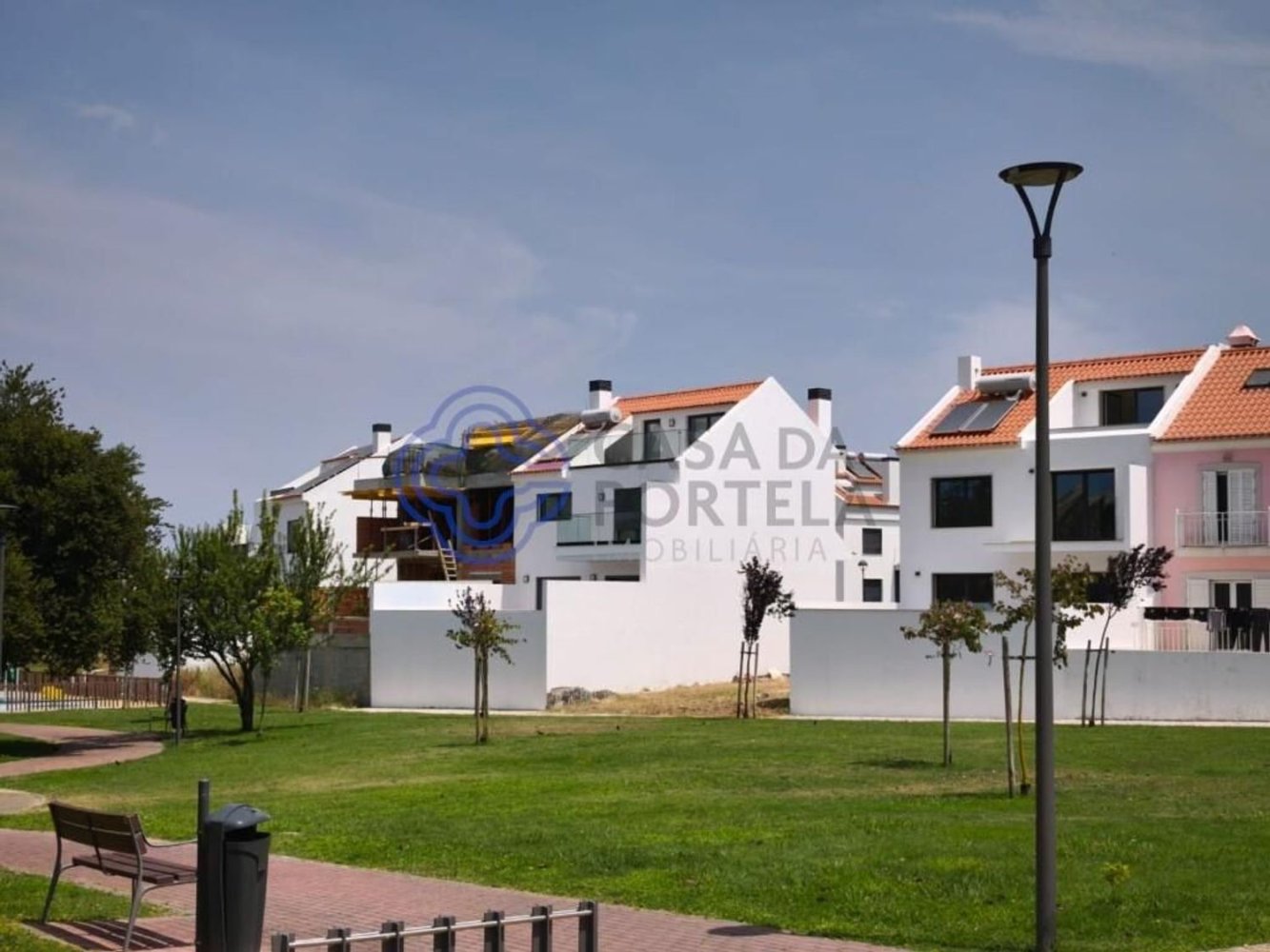  Land in Alcochete, Portugal No. 218035