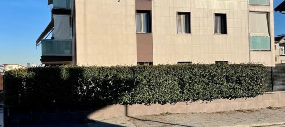 5-Zimmer Doppelhaus in Bollate, Italy, Nr. 25642 136