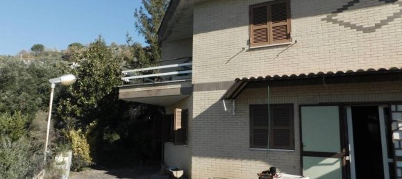 7غرفة فيلا في Poli, Italy رقم 124637 2