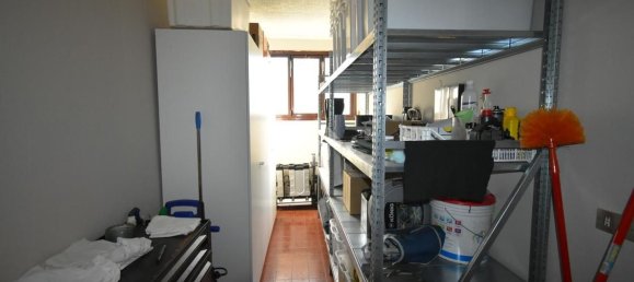 730m² Warehouse in Forlì, Italy No. 118532 2