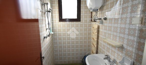 730m² Warehouse in Forlì, Italy No. 118532 18