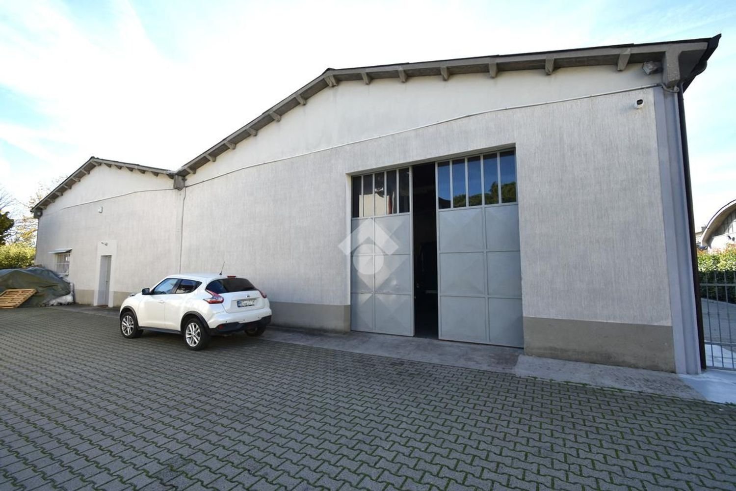 730m² Warehouse in Forlì, Italy No. 118532