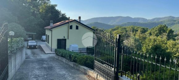 5 rooms House in Deiva Marina, Italy No. 18049 4