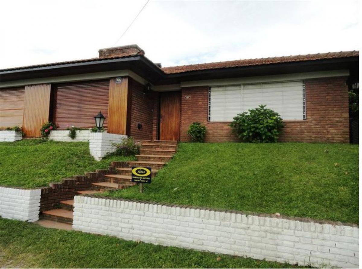 3 bedrooms House in Mar del Plata, Argentina No. 83880