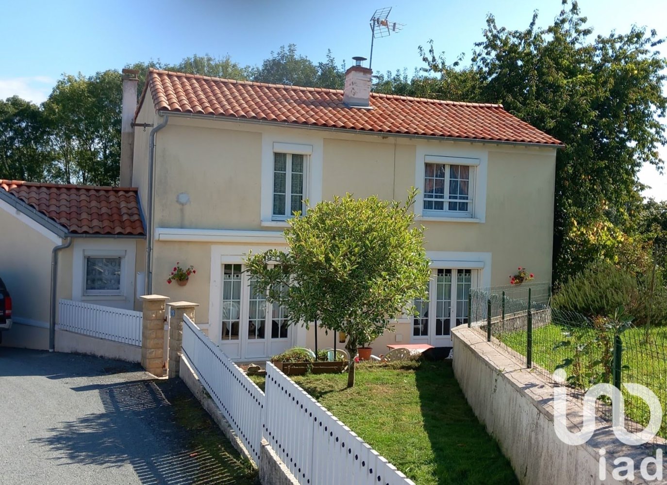 3 Schlafzimmer Haus in Marillet, France, Nr. 101143